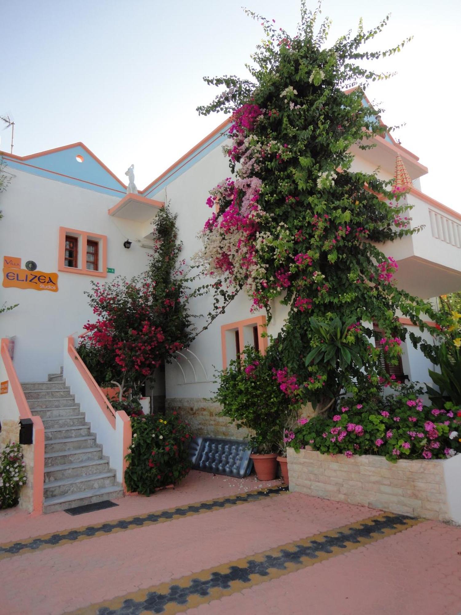Villa Elizea Stalos Exterior foto