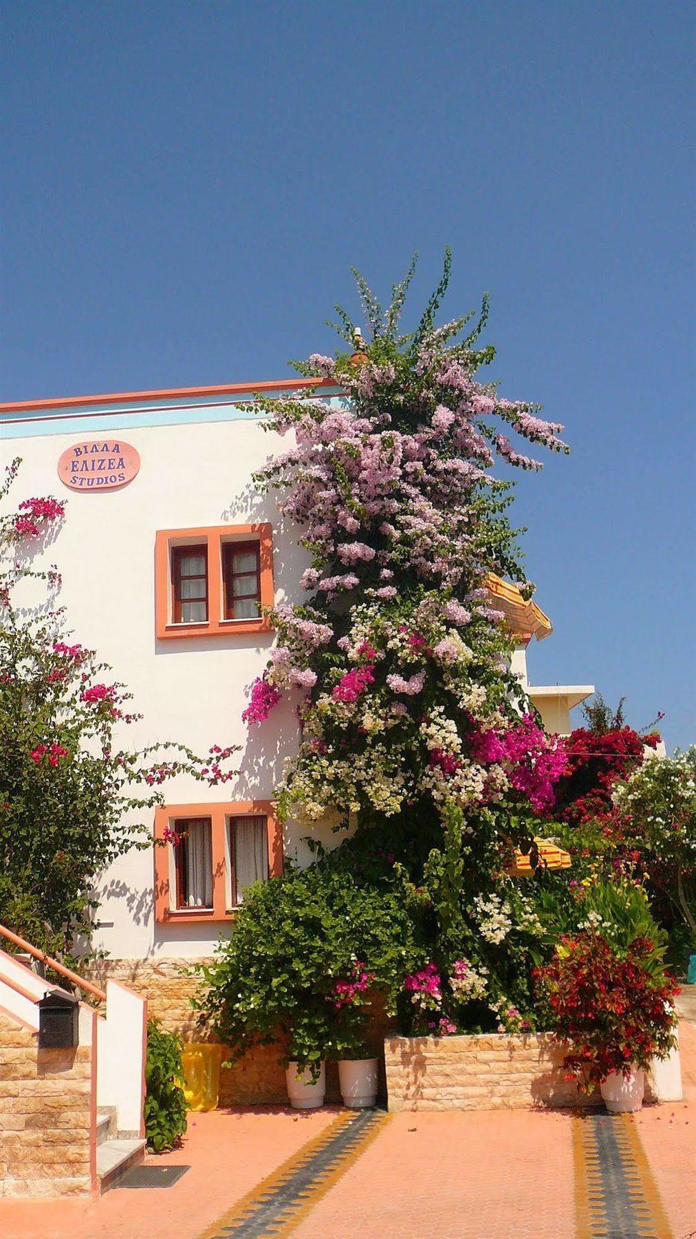 Villa Elizea Stalos Exterior foto